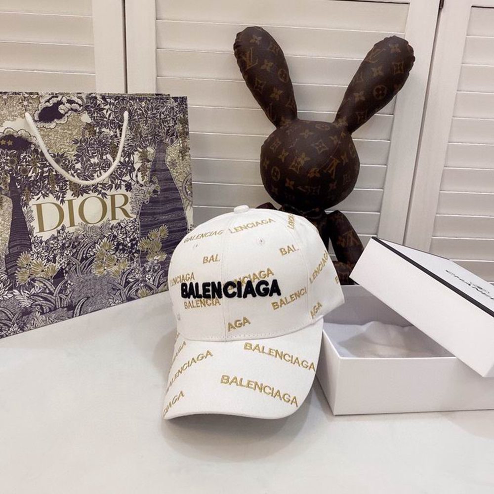 Ba*len*cia*ga hat